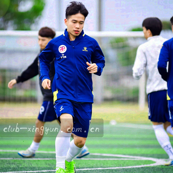季度筛选面板与数据归档线条，代表记录查询模块